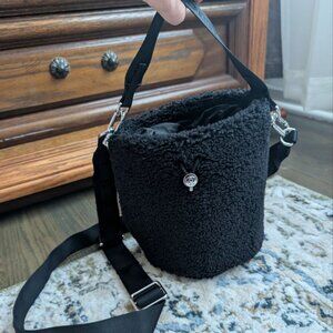 Lululemon Crossbody Fleece Bucket Bag 2.5L - black
